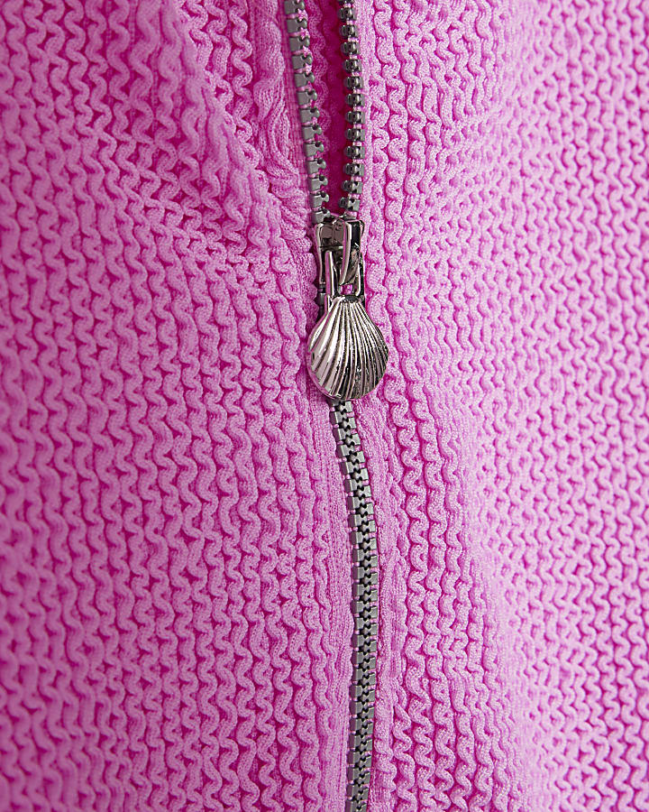 ragazze rosa con texture giacca e bikini set