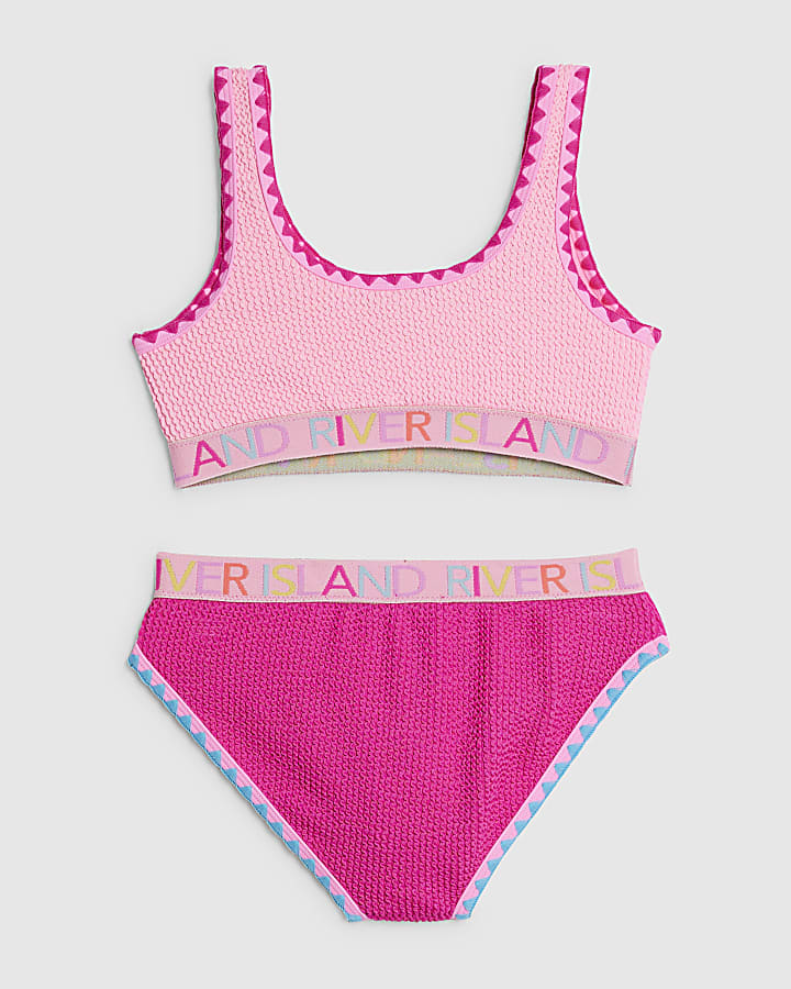 ragazze rosa con texture elastica bikini set