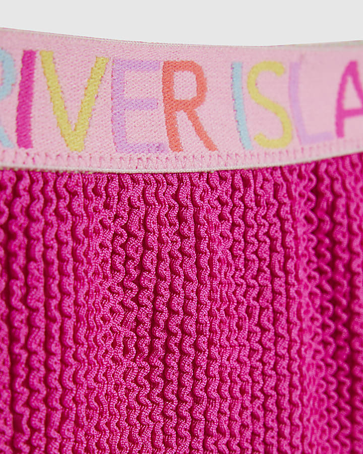 ragazze rosa con texture elastica bikini set