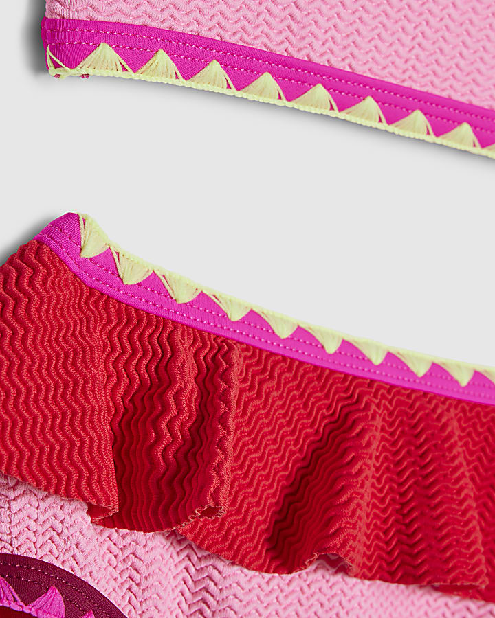 ragazze rosa con texture volant bikini set