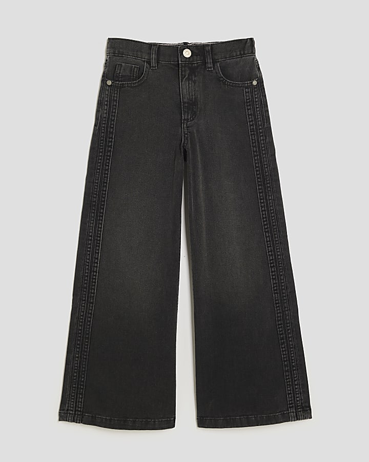 ragazze nere tirare jeans a gamba larga