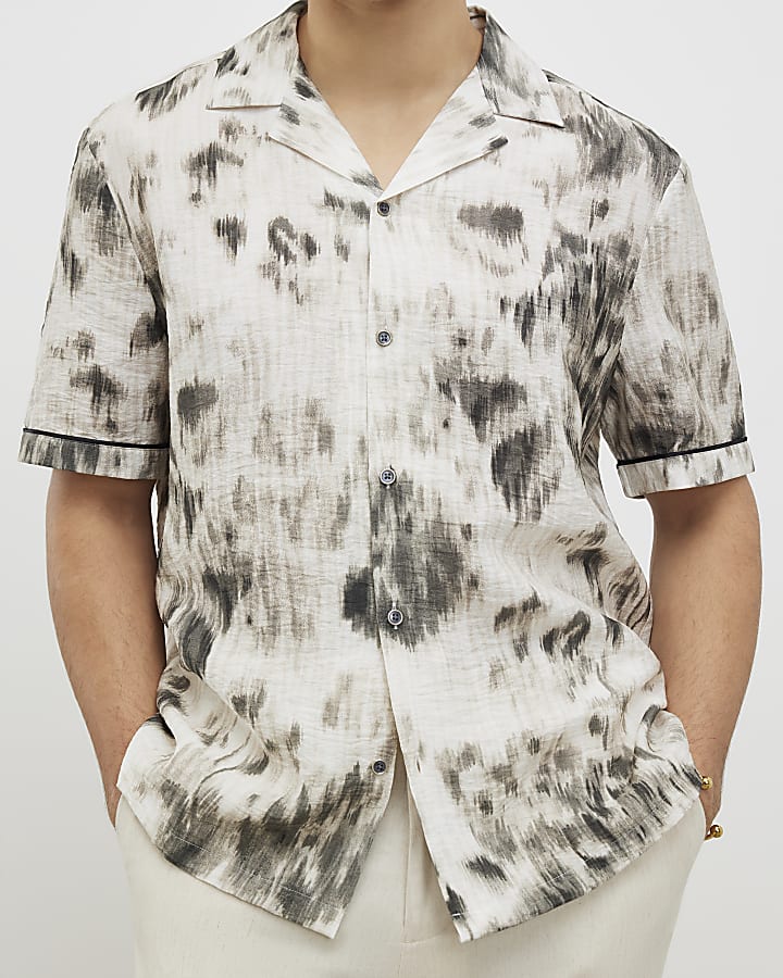 bianco regular fit offuscata animal print shirt