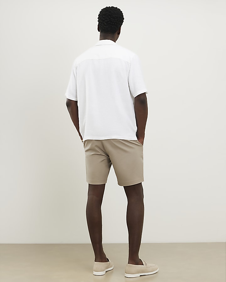 beige con cintura slim fit chino shorts