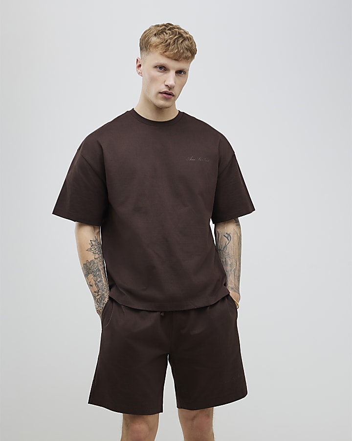 marrone oversize fit t-shirt e shorts set