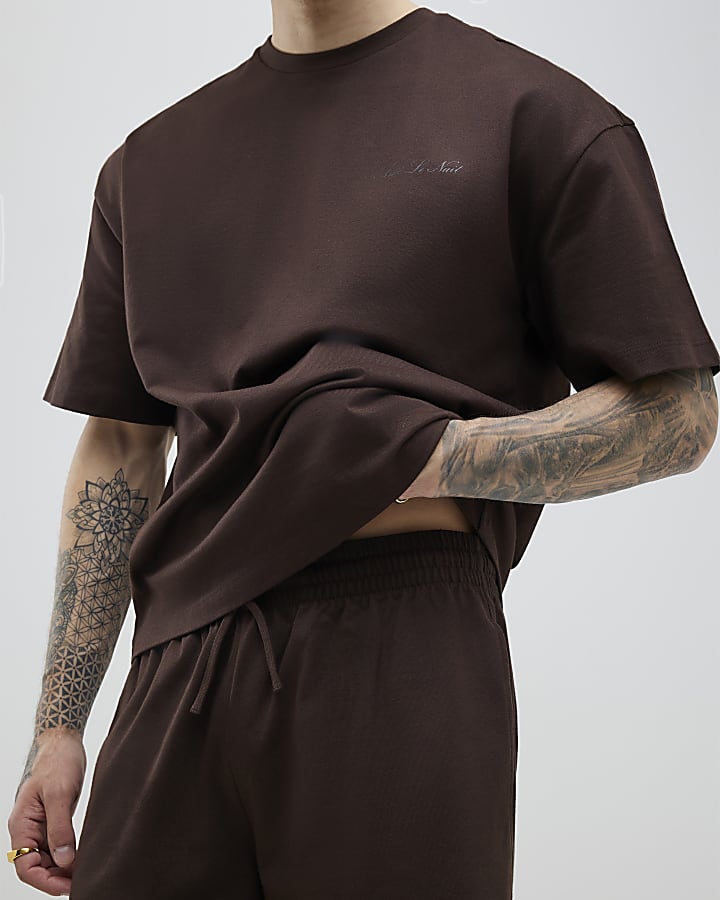 marrone oversize fit t-shirt e shorts set