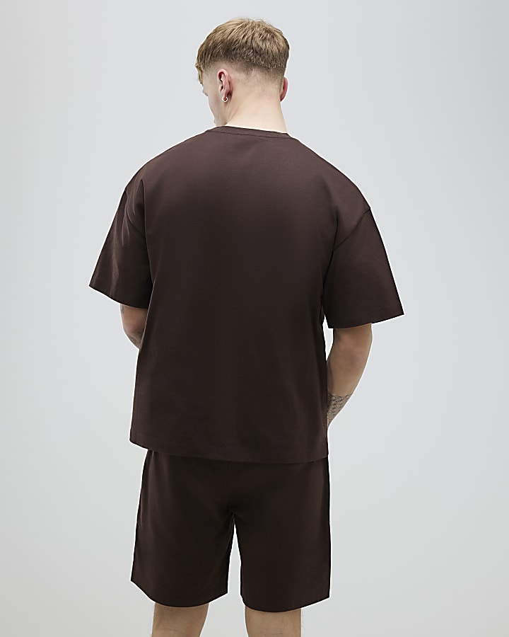 marrone oversize fit t-shirt e shorts set