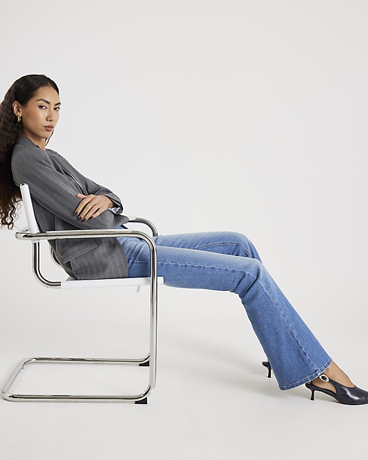blu a vita alta scolpire jeans svasati