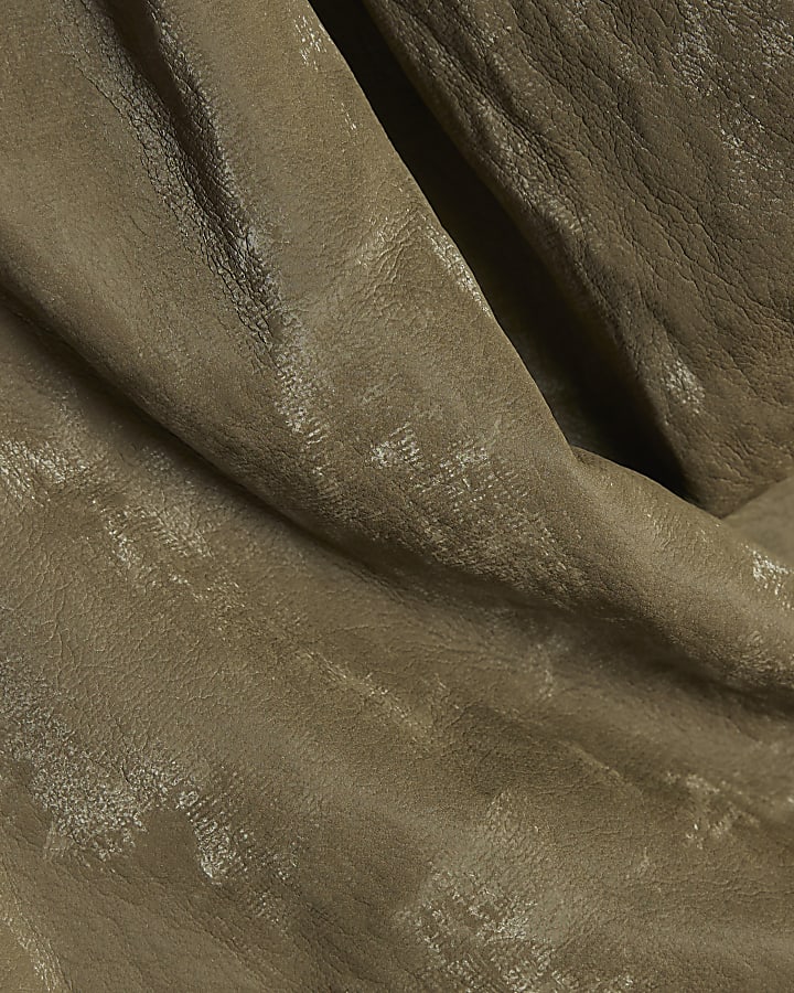 khaki ecopelle martellata dettaglio increspato top