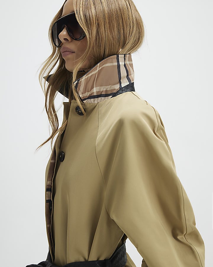 beige bozzolo manica corta cappotto di trincea