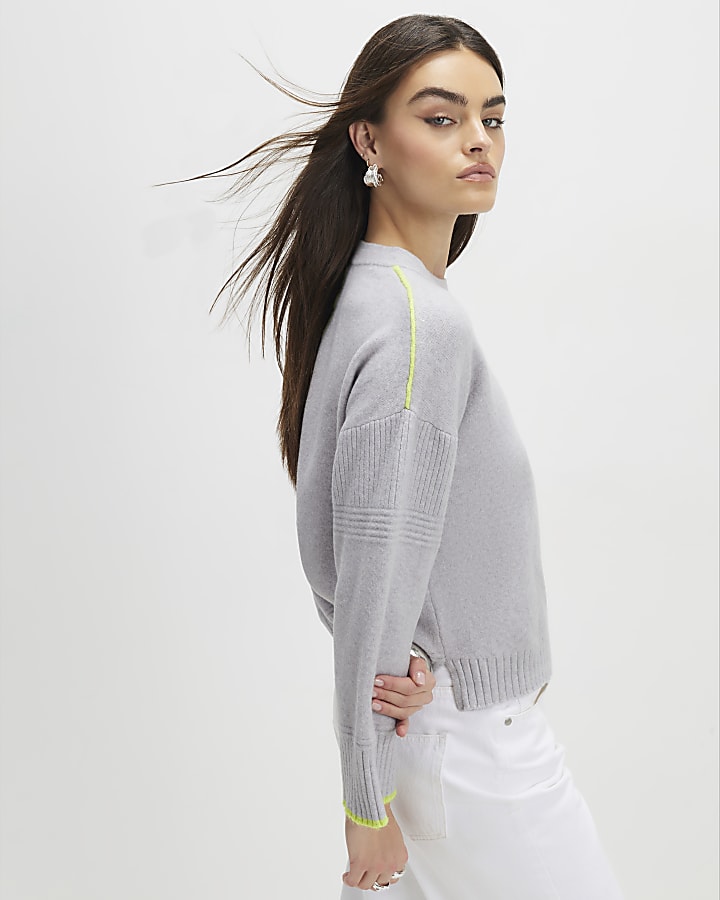 grigio con punta in dettaglio jumper