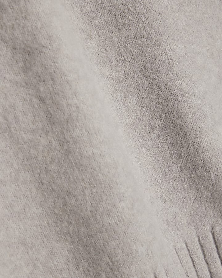 grigio con punta in dettaglio jumper