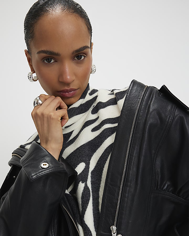 bianco accogliente zebra print long sleeve top