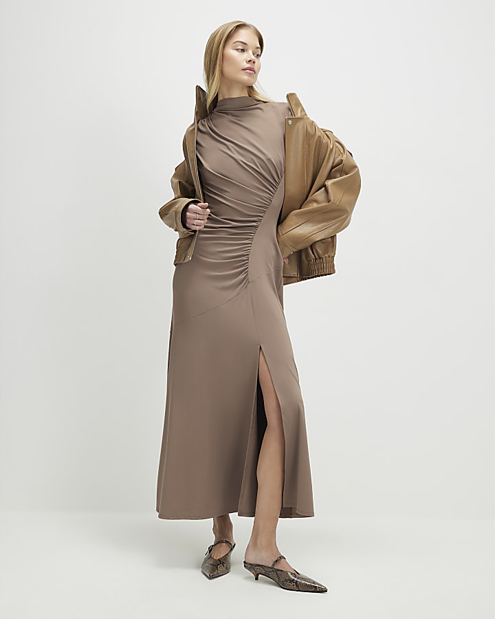 beige manica corta collo alto abito maxi