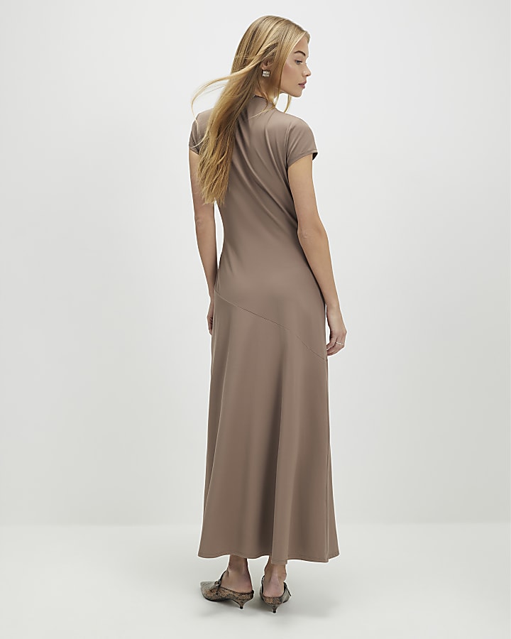 beige manica corta collo alto abito maxi