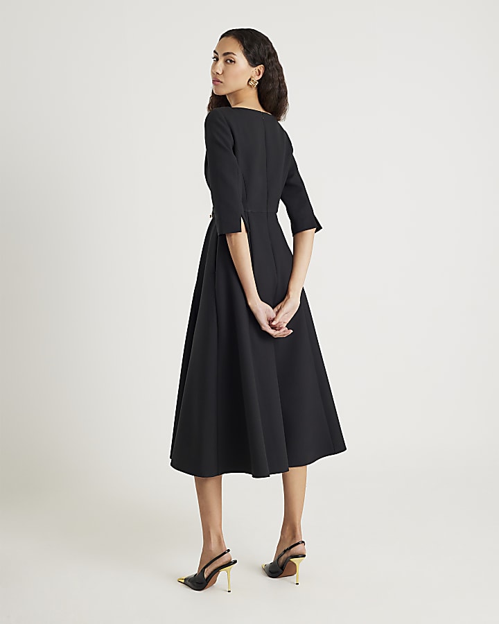 nero manica lunga e scollo a barchetta cintura midi dress