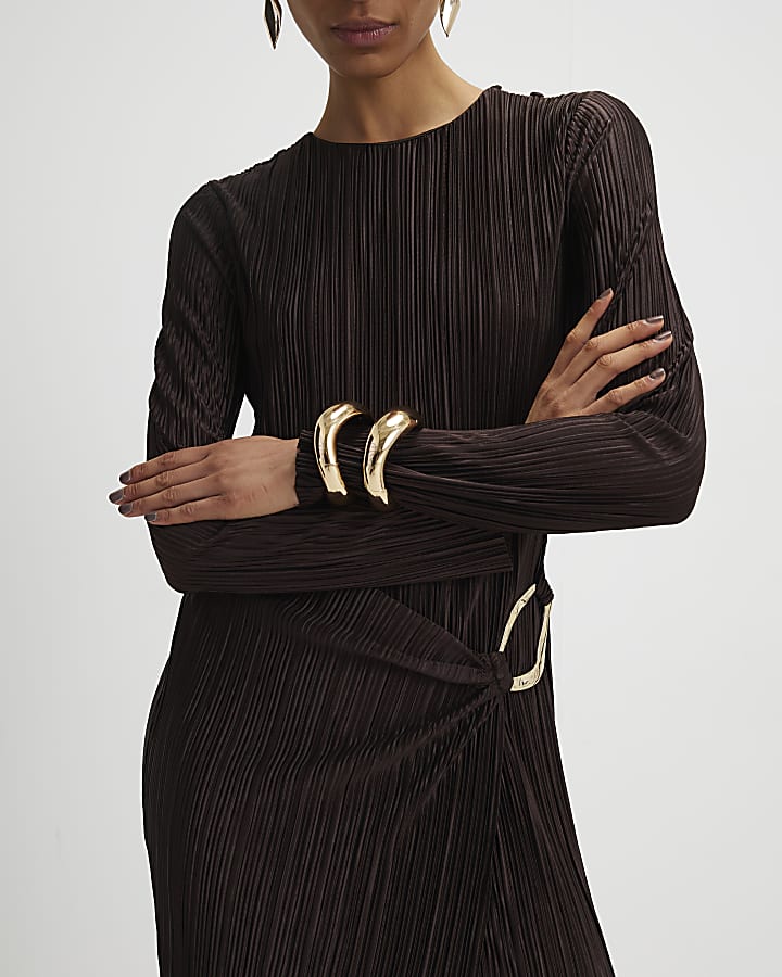 marrone plissé dettaglio fibbia midi dress