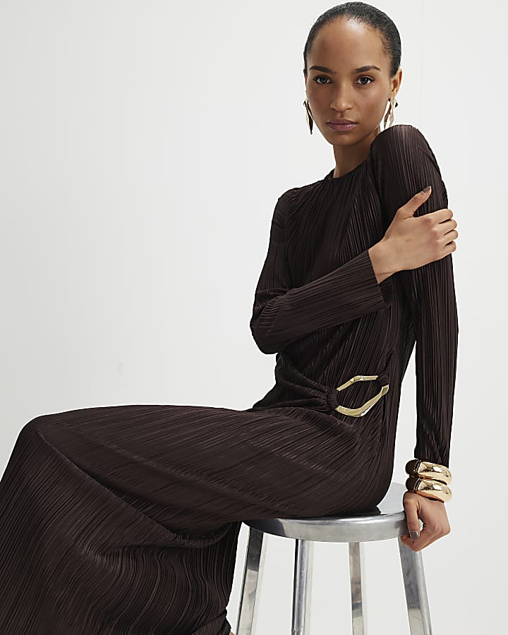 marrone plissé dettaglio fibbia midi dress