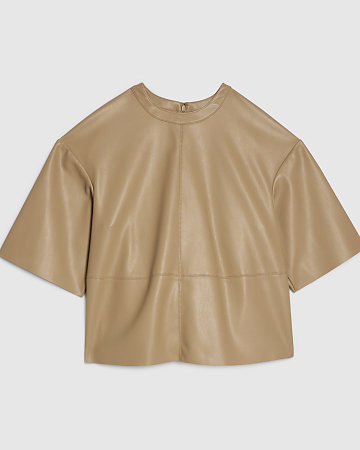 beige in ecopelle dettaglio cucitura t-shirt