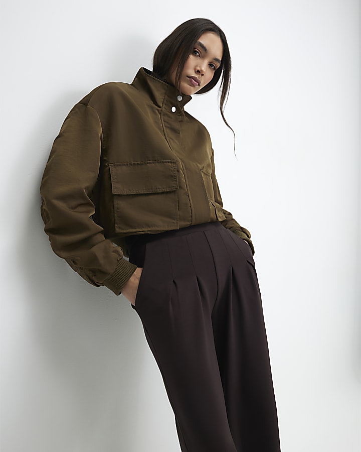 marrone premium piega pantaloni anteriore