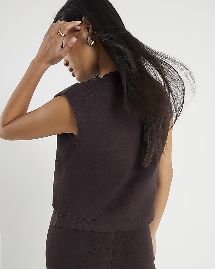 petite marrone maglia gilet