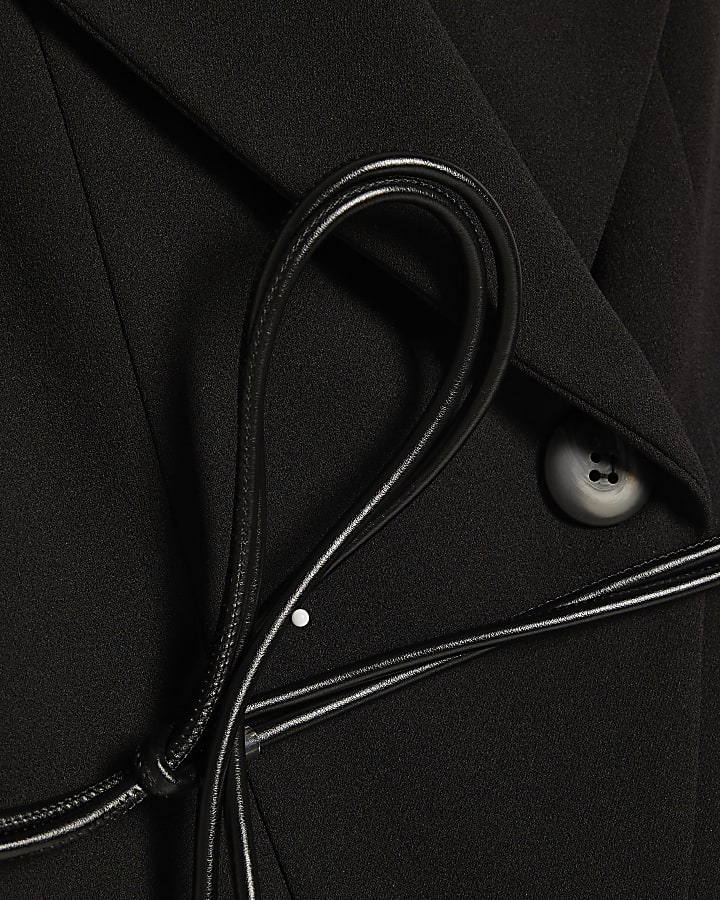 nero senza maniche con cintura gilet