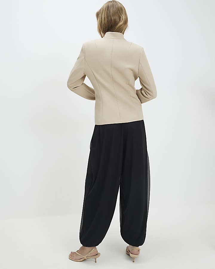 maglia nera bolla orlo a palloncino pantaloni